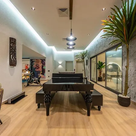 Villa Supernova *