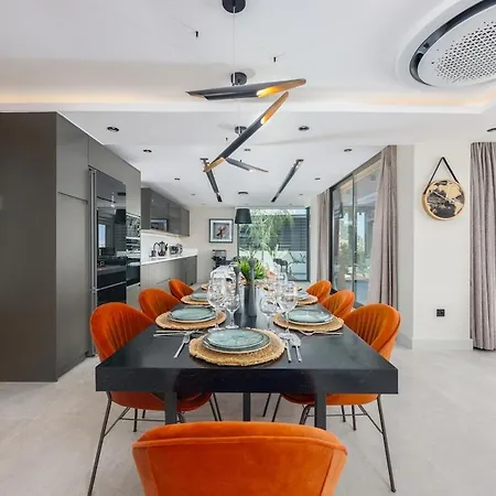 Villa Supernova *